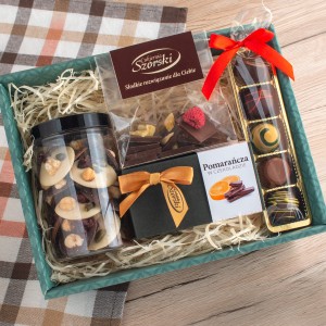 Zestaw prezentowy - czekoladki z bakaliami, pralinki, pomarańcza w czekoladzie