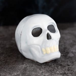 Czaszka z czekolady z okazji Halloween