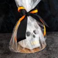 Czaszka z czekolady z okazji Halloween – w celofanie