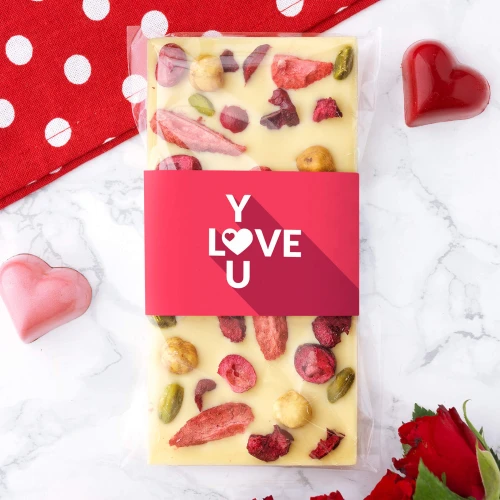 Czekolada z okazji Walentynek z napisem I love You – czerwone, biała