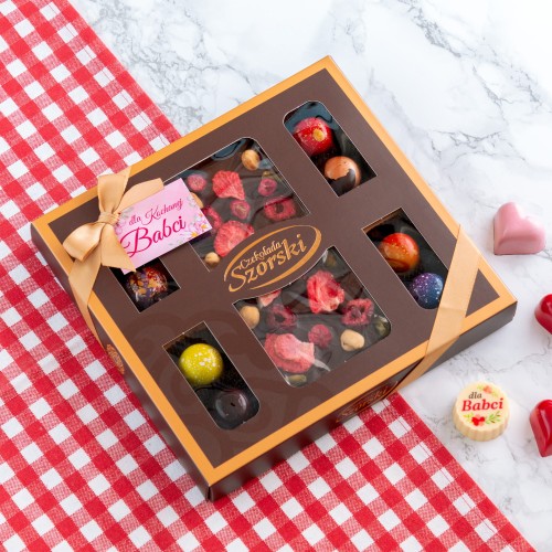 Bombonierka Dla Babci z tabliczką czekolady i 8 pralinami NY