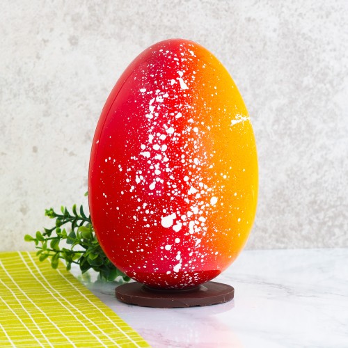 Duże ozdobione jajko z czekolady z owocami liofilizowanymi "Czerwono-pomarańczowe" 