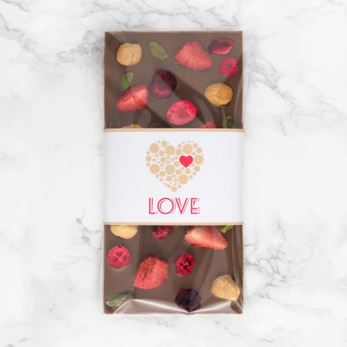 Czekolada z napisem "LOVE" serce