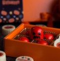 Słodycze na Halloween - bombonierka z czekoladkami - 10 pralin – zdjęcie 3